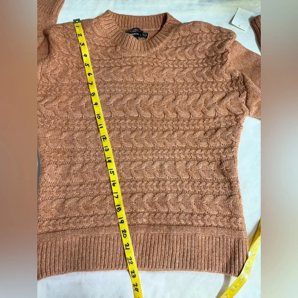 BLANK NYC Brown cable knit sweater size L - Picture 12 of 13
